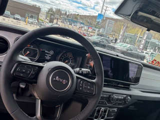 Jeep Wrangler 4-Door WILLYS 2025 à Mont-Tremblant, Québec - 4 - w320h240cpx