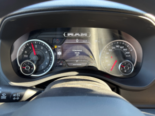 2026 Ram 1500 EXPRESS in Mont-Tremblant, Quebec - 6 - w320h240cpx