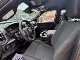 2026 Ram 2500 BLACK EXPRESS in Mont-Tremblant, Quebec - 4 - w320h240cpx