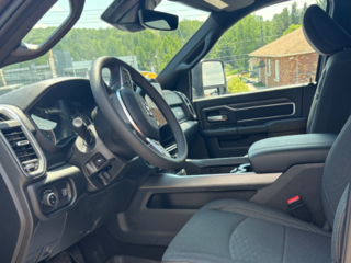 2026 Ram 3500 BIG HORN in Mont-Tremblant, Quebec - 4 - w320h240cpx
