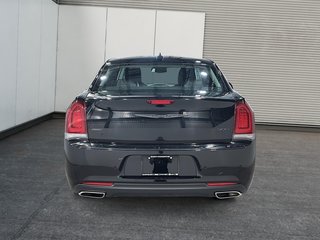 Chrysler 300 Touring L AWD 2022 à Saint-Hyacinthe, Québec - 3 - w320h240cpx