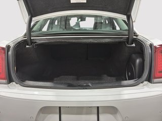 2023 Chrysler 300 Touring L in Saint-Hyacinthe, Quebec - 6 - w320h240cpx