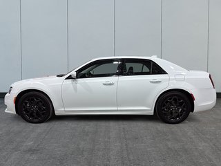 2023 Chrysler 300 Touring L in Saint-Hyacinthe, Quebec - 3 - w320h240cpx