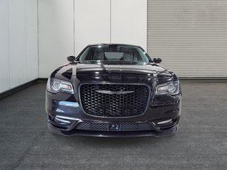 2023 Chrysler 300 Touring L in Saint-Hyacinthe, Quebec - 2 - w320h240cpx