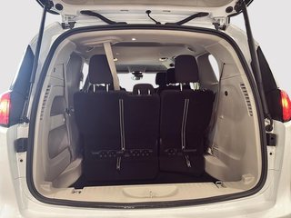 2024 Chrysler Grand Caravan SXT in Saint-Hyacinthe, Quebec - 6 - w320h240cpx