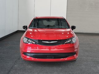 2025 Chrysler Grand Caravan SXT in Saint-Hyacinthe, Quebec - 2 - w320h240cpx