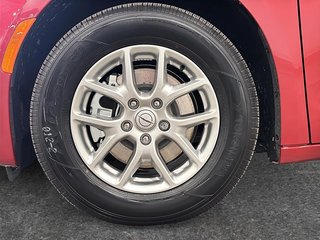2025 Chrysler Grand Caravan SXT in Saint-Hyacinthe, Quebec - 6 - w320h240cpx