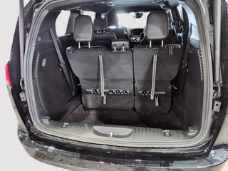 2027 Chrysler Grand Caravan SXT in Saint-Hyacinthe, Quebec - 6 - w320h240cpx