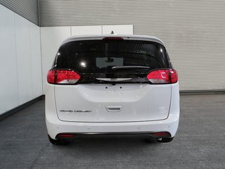 2027 Chrysler Grand Caravan SXT in Saint-Hyacinthe, Quebec - 3 - w320h240cpx