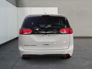2027 Chrysler Grand Caravan SXT in Saint-Hyacinthe, Quebec - 3 - w320h240cpx