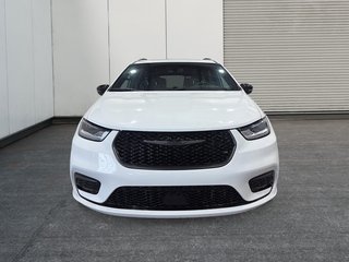 2024 Chrysler Pacifica Touring-L Apparence S in Saint-Hyacinthe, Quebec - 2 - w320h240cpx