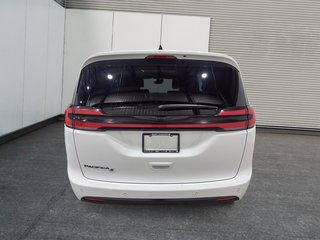 2024 Chrysler Pacifica Touring-L Apparence S in Saint-Hyacinthe, Quebec - 3 - w320h240cpx