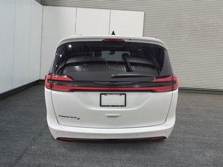 2024 Chrysler Pacifica Touring-L Apparence S in Saint-Hyacinthe, Quebec - 3 - w320h240cpx