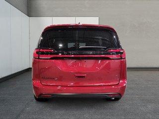 2027 Chrysler Pacifica SELECT in Saint-Hyacinthe, Quebec - 3 - w320h240cpx