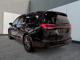 2027 Chrysler Pacifica SELECT in Saint-Hyacinthe, Quebec - 2 - w320h240cpx