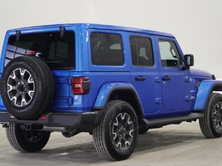 2024 Jeep WRANGLER 4-Door SAHARA in Saint-Hyacinthe, Quebec - 4 - w320h240cpx