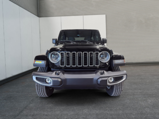 Jeep Wrangler 4-Door SAHARA 2025 à Saint-Hyacinthe, Québec - 2 - w320h240cpx