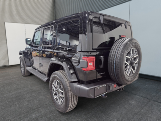 Jeep Wrangler 4-Door SAHARA 2025 à Saint-Hyacinthe, Québec - 4 - w320h240cpx
