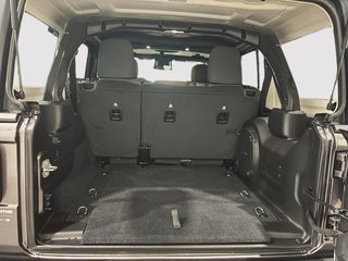 2026 Jeep Wrangler 4-Door WILLYS in Saint-Hyacinthe, Quebec - 6 - w320h240cpx