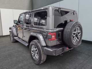 Jeep Wrangler 4-Door SAHARA 2026 à Saint-Hyacinthe, Québec - 4 - w320h240cpx