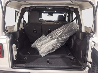 2026 Jeep Wrangler 4-Door SAHARA in Saint-Hyacinthe, Quebec - 6 - w320h240cpx