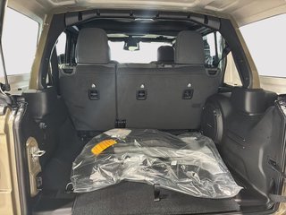 2026 Jeep Wrangler 4-Door WILLYS in Saint-Hyacinthe, Quebec - 6 - w320h240cpx