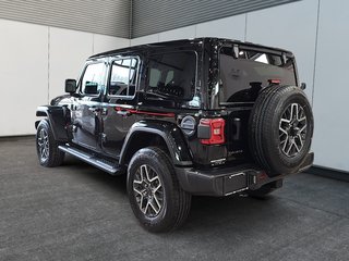 Jeep Wrangler 4-Door SAHARA 2026 à Saint-Hyacinthe, Québec - 4 - w320h240cpx
