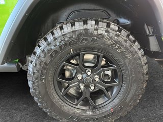 2026 Jeep Wrangler 4-Door WILLYS in Saint-Hyacinthe, Quebec - 6 - w320h240cpx