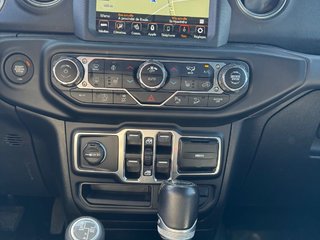 2019 Jeep Wrangler Unlimited Sahara in Saint-Hyacinthe, Quebec - 6 - w320h240cpx