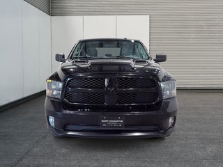 Ram 1500 Classic Express Blackout Crewcab V8 4x4 2019 à Saint-Hyacinthe, Québec - 2 - w320h240cpx
