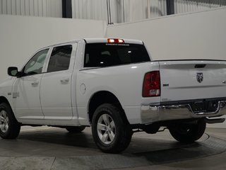 2022 Ram 1500 Classic SLT 5.7L V8 CREWCAB 4X4 in Saint-Hyacinthe, Quebec - 6 - w320h240cpx