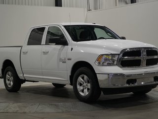 2022 Ram 1500 Classic SLT 5.7L V8 CREWCAB 4X4 in Saint-Hyacinthe, Quebec - 3 - w320h240cpx