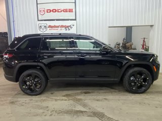 2026 Jeep Grand Cherokee ALTITUDE in Barrhead, Alberta - 2 - w320h240cpx
