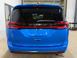 2027 Chrysler Pacifica SELECT AWD in Barrhead, Alberta - 4 - w320h240cpx