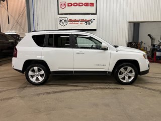 2016 Jeep Compass North 4x4 in Barrhead, Alberta - 2 - w320h240cpx