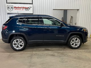 2026 Jeep Compass NORTH in Barrhead, Alberta - 3 - w320h240cpx