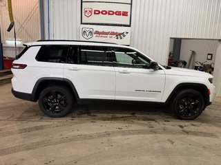2023 Jeep Grand Cherokee L Altitude 4x4 in Barrhead, Alberta - 2 - w320h240cpx
