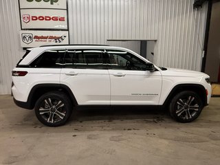 2027 Jeep Grand Cherokee LIMITED in Barrhead, Alberta - 2 - w320h240cpx