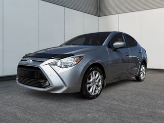 Toyota Yaris PREMIUM 2016