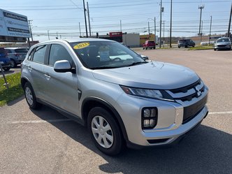 2023 Mitsubishi RVR ES