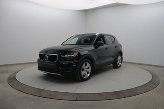 2021 Volvo XC40 Momentum