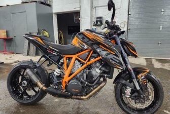 KTM Super Duke 1290 R  2015