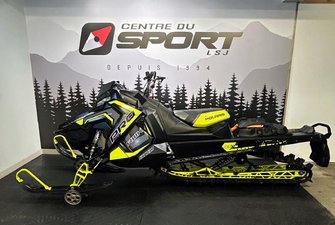 Centre du sport Lac-St-Jean à Alma | Snowmobile Polaris 800-pro 