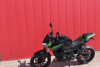 Kawasaki Z400  2022