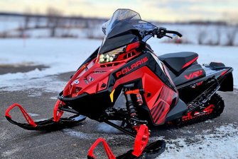 Polaris PATRIOT BOOST INDY VR1 137 DYNAMIX  2025