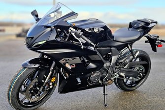 Yamaha R7  2025