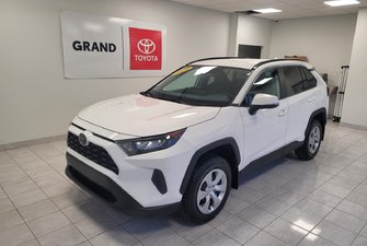 2020 Toyota RAV4 LE