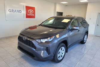 2022 Toyota RAV4 LE