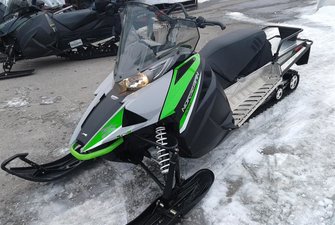 Centre Du Sport Lac St Jean A Alma Snowmobile Arctic Cat