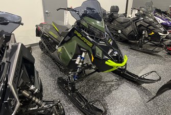 Polaris 650 SWITCHBACK ASSAULT 146 2 pouces 2024
